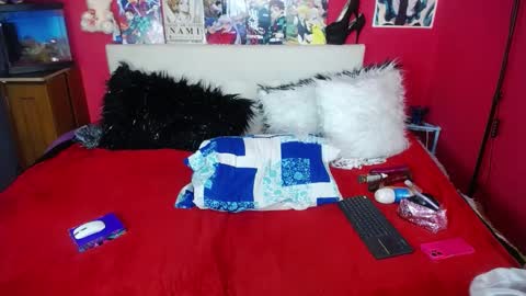 Snapshot of violl3t_fox chatting on January 7, 11:45 pm Isabella online show from January 7, 11:45 pm
