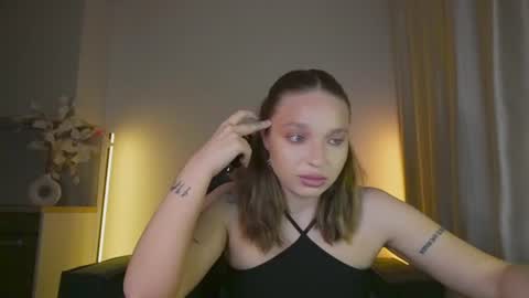Snapshot of viollasinzz chatting on June 15, 8:05 am Violla online show from June 15, 8:05 am