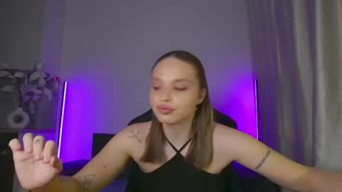 Snapshot of viollasinzz chatting on June 25, 4:56 am Violla online show from June 25, 4:56 am
