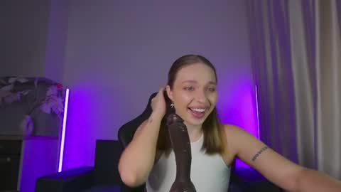 Snapshot of viollasinzz chatting on July 22, 9:56 am Violla online show from July 22, 9:56 am
