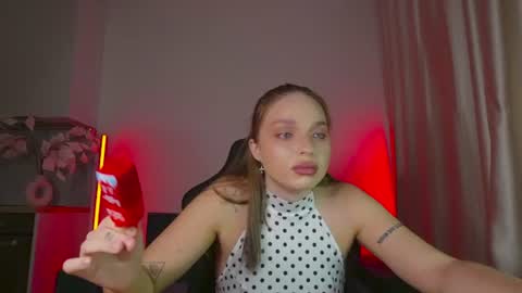 Snapshot of viollasinzz chatting on July 27, 8:10 am Violla online show from July 27, 8:10 am