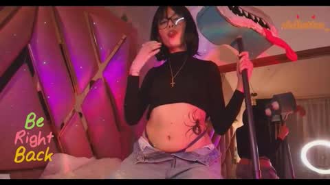 Snapshot of viollettaa_ chatting on November 17, 6:46 pm Violetta online show from November 17, 6:46 pm