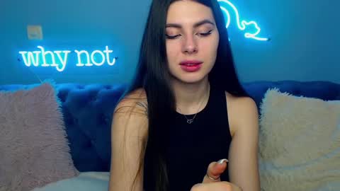 viollinalv online show from February 3, 5:40 am