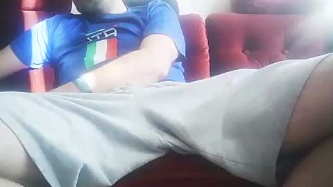 Snapshot of vip_90_daniele chatting on January 18, 9:02 am vip_90_daniele online show from January 18, 9:02 am