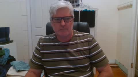 Snapshot of viper654321 chatting on December 3, 9:00 am viper654321 online show from December 3, 9:00 am