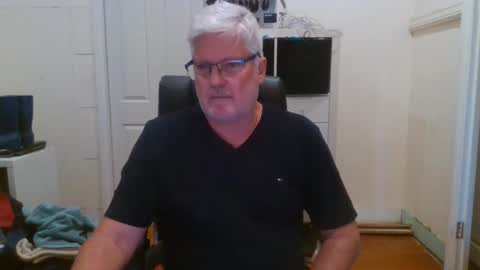 Snapshot of viper654321 chatting on January 3, 8:10 am viper654321 online show from January 3, 8:10 am