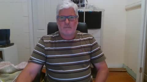 Snapshot of viper654321 chatting on January 12, 8:36 am viper654321 online show from January 12, 8:36 am