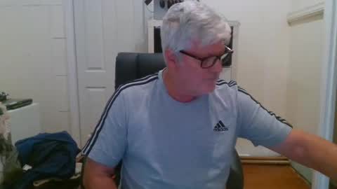 Snapshot of viper654321 chatting on January 19, 6:42 am viper654321 online show from January 19, 6:42 am