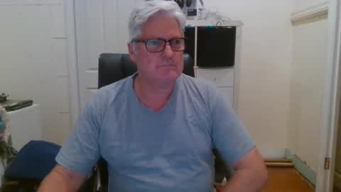 Snapshot of viper654321 chatting on January 30, 7:18 am viper654321 online show from January 30, 7:18 am