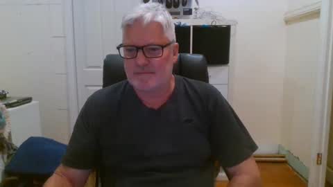 Snapshot of viper654321 chatting on February 5, 8:11 am viper654321 online show from February 5, 8:11 am