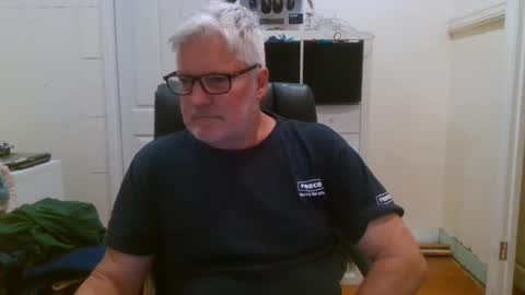 Snapshot of viper654321 chatting on February 15, 8:00 am viper654321 online show from February 15, 8:00 am