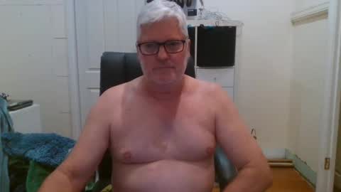 Snapshot of viper654321 chatting on February 24, 8:17 am viper654321 online show from February 24, 8:17 am