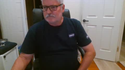 Snapshot of viper654321 chatting on October 8, 8:01 am viper654321 online show from October 8, 8:01 am