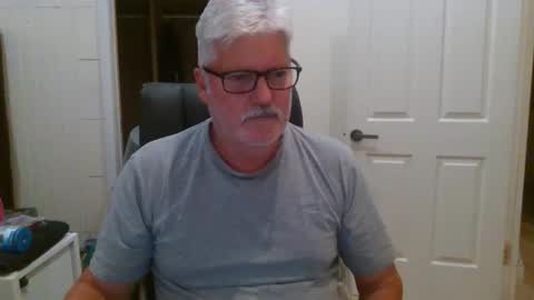 Snapshot of viper654321 chatting on November 24, 8:25 am viper654321 online show from November 24, 8:25 am