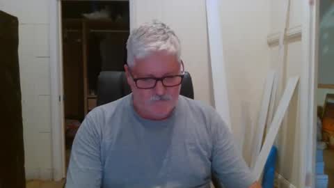 Snapshot of viper654321 chatting on January 15, 7:35 am viper654321 online show from January 15, 7:35 am