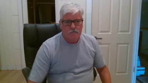 Snapshot of viper654321 chatting on February 8, 7:34 am viper654321 online show from February 8, 7:34 am