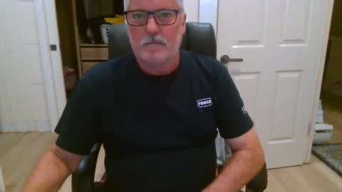 Snapshot of viper654321 chatting on February 13, 7:59 am viper654321 online show from February 13, 7:59 am