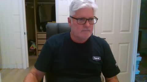Snapshot of viper654321 chatting on April 2, 7:17 am viper654321 online show from April 2, 7:17 am