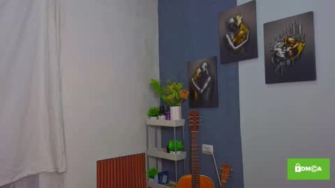 Snapshot of viper_rr chatting on October 19, 4:07 pm viper_rr online show from October 19, 4:07 pm
