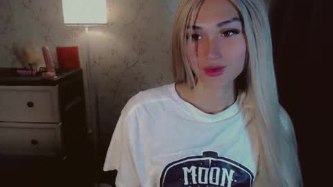 Pearl online show from November 19, 5:02 pm