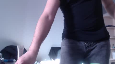 Snapshot of virgil____ chatting on December 9, 7:28 am virgil____ online show from December 9, 7:28 am