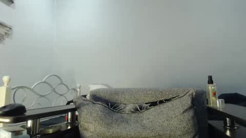 Snapshot of virgil____ chatting on February 24, 12:20 am virgil____ online show from February 24, 12:20 am