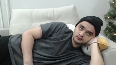 Snapshot of virgil____ chatting on December 22, 9:12 pm virgil____ online show from December 22, 9:12 pm