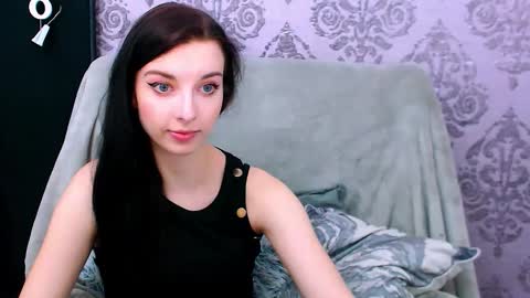 Snapshot of virgiluna chatting on June 3, 7:30 pm VirginLuna online show from June 3, 7:30 pm