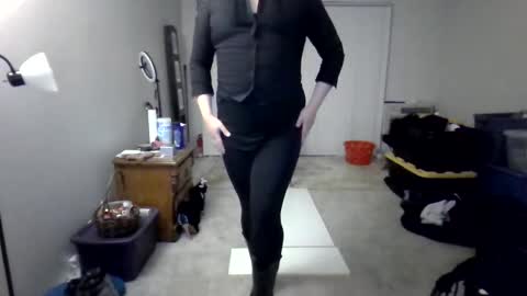 priscilla online show from March 9, 5:11 am