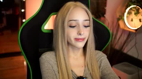 virtualexis online show from November 25, 8:09 pm