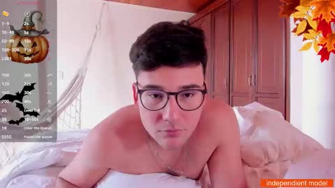 Vito Ferrer online show from October 4, 4:05 pm