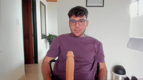 Vito Ferrer online show from October 16, 3:46 pm