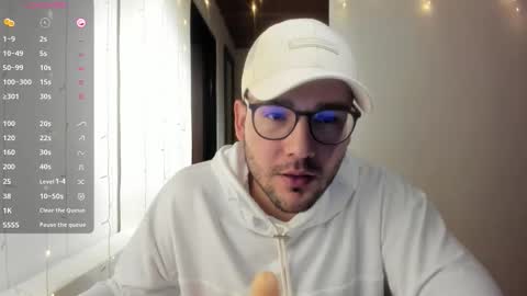 Vito Ferrer online show from December 23, 1:47 am