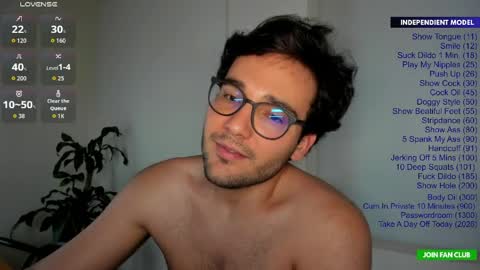 Snapshot of vito_ferrero chatting on May 21, 10:17 pm Vito Ferrer online show from May 21, 10:17 pm