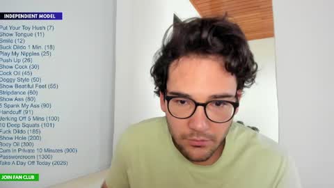 Snapshot of vito_ferrero chatting on May 31, 12:12 pm Vito Ferrer online show from May 31, 12:12 pm