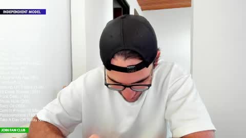 Snapshot of vito_ferrero chatting on June 3, 5:07 pm Vito Ferrer online show from June 3, 5:07 pm