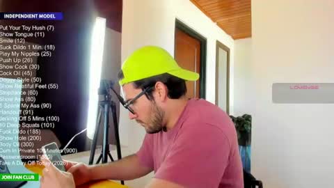 Snapshot of vito_ferrero chatting on June 10, 12:59 pm Vito Ferrer online show from June 10, 12:59 pm
