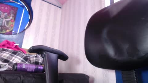 Snapshot of vitoria23_ chatting on April 30, 8:57 pm victoria 3 online show from April 30, 8:57 pm