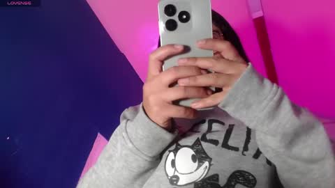 Snapshot of vitoria23_ chatting on May 4, 12:34 pm victoria 3 online show from May 4, 12:34 pm