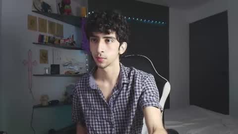 Snapshot of vittorio_cerati chatting on August 5, 4:21 pm new acount online show from August 5, 4:21 pm