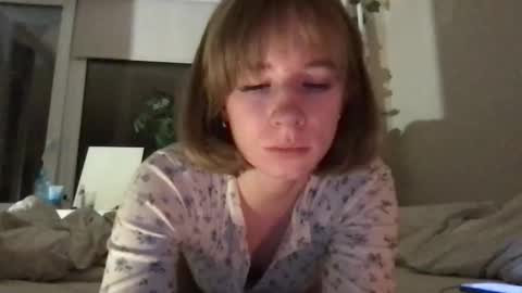 Snapshot of viv983161 chatting on November 17, 2:45 pm viv983161 online show from November 17, 2:45 pm