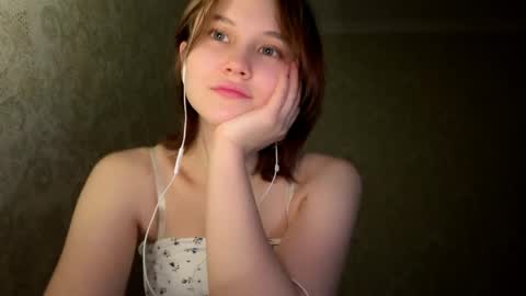 Snapshot of vivatrude chatting on May 14, 4:14 pm Sonya online show from May 14, 4:14 pm