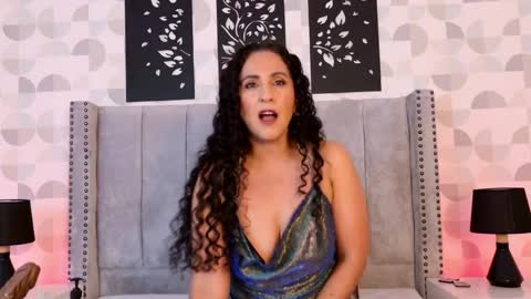 Snapshot of vivi_ruby chatting on April 20, 6:53 pm VIVIANA DOMINGUEZ online show from April 20, 6:53 pm