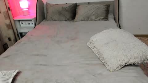 Snapshot of vivian_alison chatting on December 3, 10:40 pm vivian_alison online show from December 3, 10:40 pm