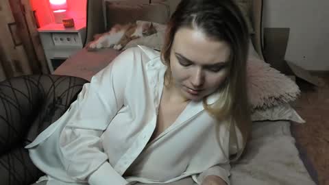 Snapshot of vivian_alison chatting on January 23, 10:11 pm vivian_alison online show from January 23, 10:11 pm