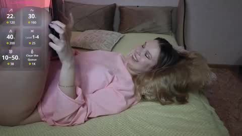 Snapshot of vivian_alison chatting on February 5, 5:31 pm vivian_alison online show from February 5, 5:31 pm