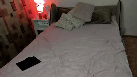 Snapshot of vivian_alison chatting on October 31, 9:05 pm vivian_alison online show from October 31, 9:05 pm