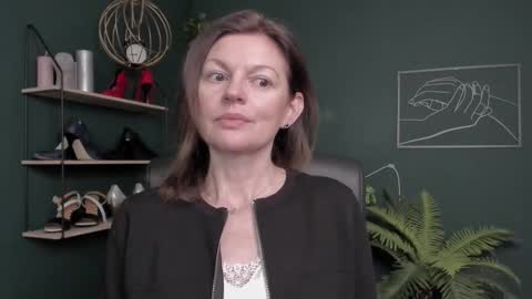 Vivian online show from November 12, 9:10 am