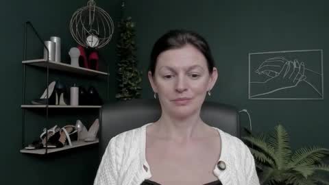 Vivian online show from December 18, 7:09 pm