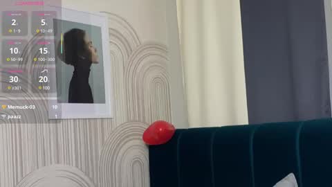 Snapshot of vivian_evans_ chatting on February 15, 6:44 am Vivian Evans online show from February 15, 6:44 am